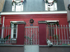 Гостиница La Maison Rouge  Париж